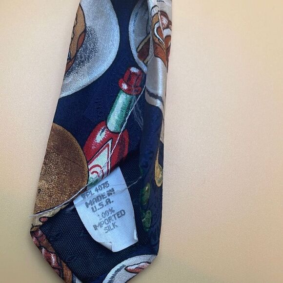 Tabasco Necktie 100% Silk Made in the USA Foodie Sandwiches and Vegetables - Picture 5 of 7